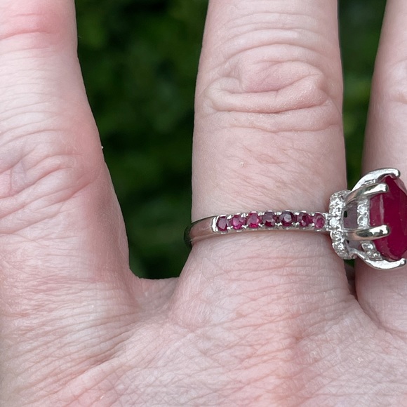 2.7 ct Ruby set in 18k white gold diamonds around the Ruby $7000. Steal-read on! - Picture 7 of 13
